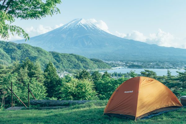 秋キャンプの勧め 公式 河口湖のキャンプ場なら Retreatcamp まほろば 河口湖 富士山 キャンプ場 トレーラーハウス コテージ タイニーハウス パオ